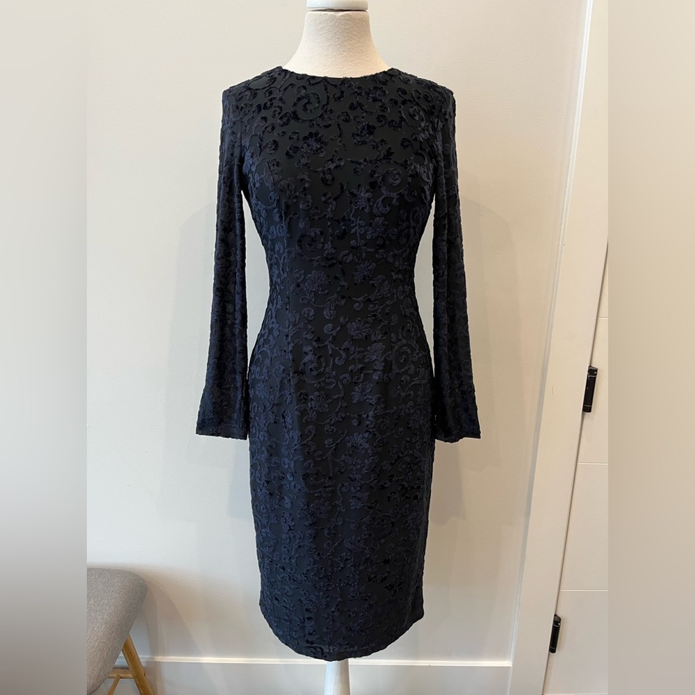Maggy London Navy Blue Velvet Long Sleeve Dress - Size 6